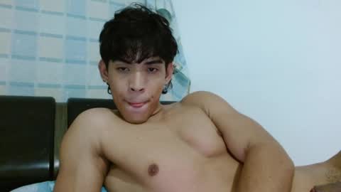 Snapshot of estebantamara chatting on October 31, 3:40 am Esteban Hotman online show from October 31, 3:40 am