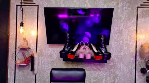 estefania1812 online show from February 25, 5:44 am