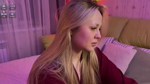 Estella online show from March 20, 7:30 pm