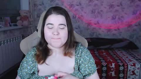 estelle_hicks online show from February 15, 6:50 pm