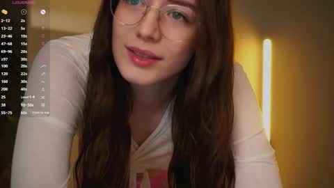 Snapshot of ester_hill chatting on September 10, 1:28 am Ester online show from September 10, 1:28 am