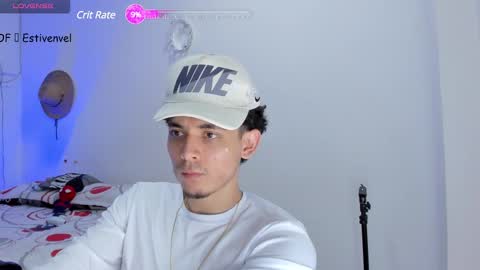 estivenvel online show from February 25, 3:53 pm