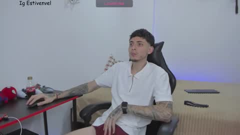 estivenvel online show from March 1, 12:37 am