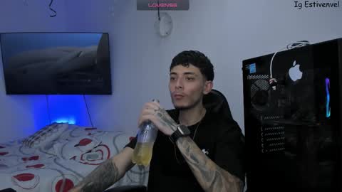 estivenvel online show from February 13, 6:44 pm