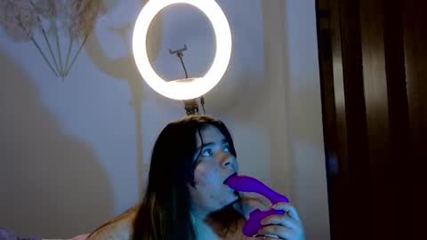 Estrella online show from December 5, 4:55 am