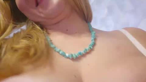 Snapshot of estrellawalters chatting on October 27, 4:29 pm estrellawalters online show from October 27, 4:29 pm