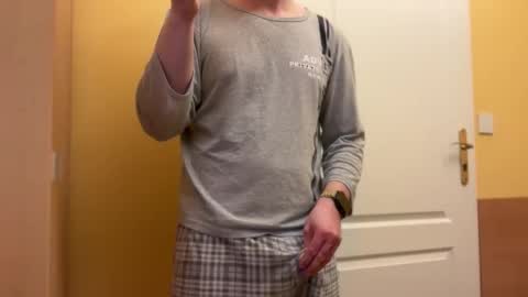 Tom online show from April 7, 10:56 pm