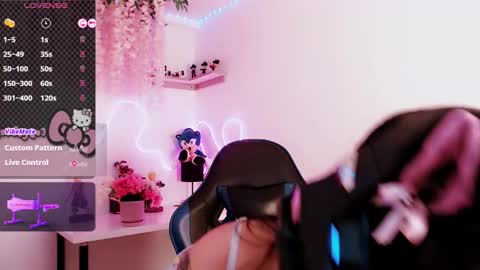 Moon online show from December 2, 9:57 pm