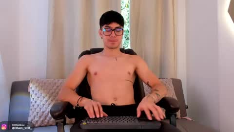 etham_wolf1 online show from April 29, 5:30 pm