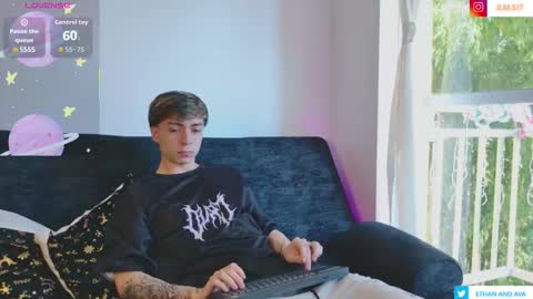 ethan and ava online show from December 3, 12:50 pm