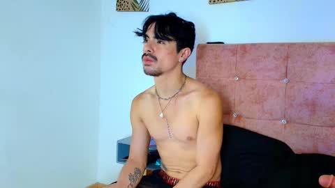 ethan  online show from February 1, 3:36 am