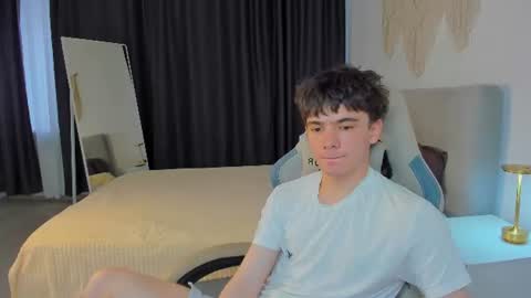 Ethan online show from July 22, 3:58 pm
