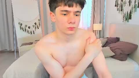 Ethan online show from July 5, 10:33 am
