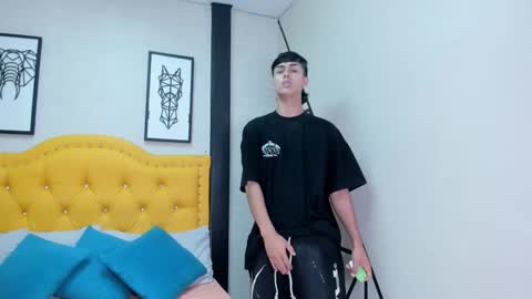 E T H A N  online show from January 31, 7:44 pm