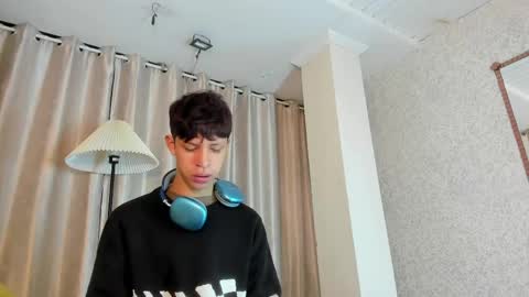 Ethan online show from June 8, 11:33 am