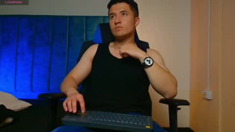 ethanconnor_ online show from October 3, 11:51 am