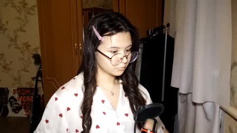 Lily 1st day online show from May 22, 6:58 pm