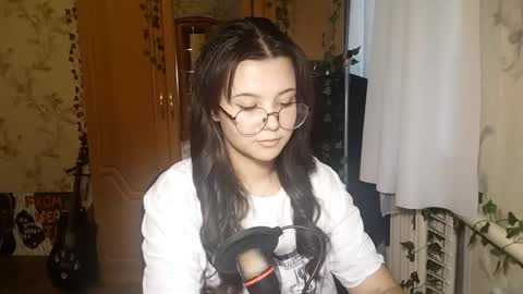 Lily 1st day online show from May 26, 4:24 pm