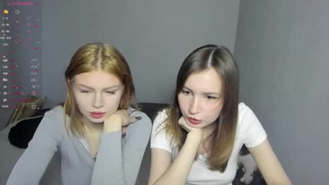 Veronica Tiia Lilith left to right online show from November 6, 11:02 am