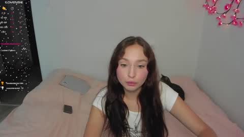 Veronica Tiia Lilith left to right online show from July 27, 7:22 pm