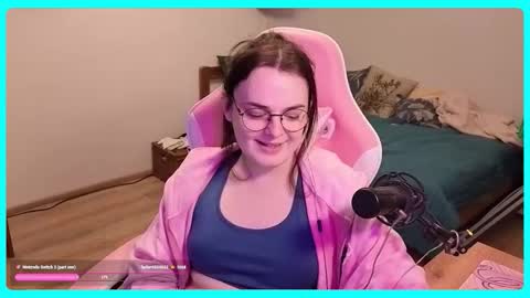 Snapshot of eva_katt chatting on October 27, 9:59 pm Gamer Katt online show from October 27, 9:59 pm