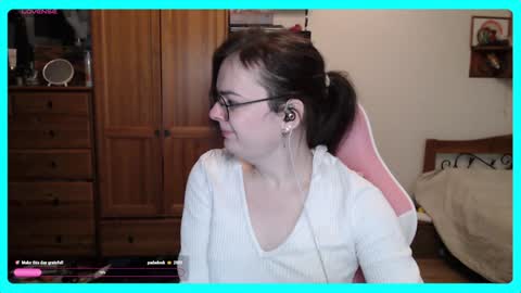 Snapshot of eva_katt chatting on February 8, 9:24 am Gamer Katt online show from February 8, 9:24 am