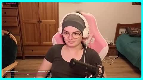 Snapshot of eva_katt chatting on September 29, 12:04 pm Gamer Katt online show from September 29, 12:04 pm