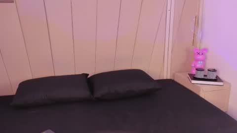eva_kingsford online show from May 21, 11:39 am