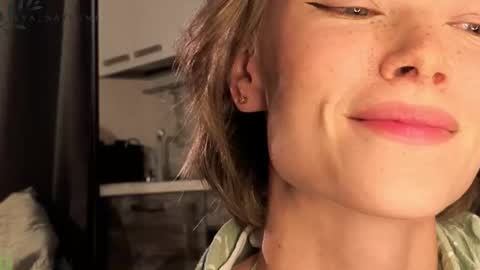 Eva online show from September 22, 4:44 pm