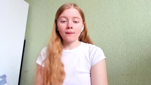 Snapshot of eva_tomiok chatting on October 26, 7:42 am Eva online show from October 26, 7:42 am
