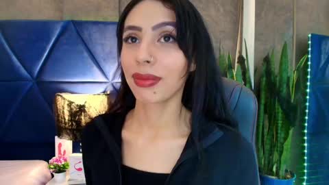 Snapshot of evaa_cloee chatting on October 21, 4:28 am EVA CLOEE online show from October 21, 4:28 am
