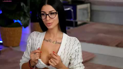 Eva  online show from November 14, 7:32 am