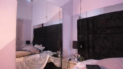 Eva  online show from September 12, 1:35 pm