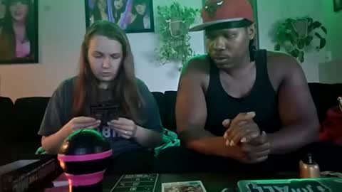 evanschris2048 online show from October 17, 2:26 am