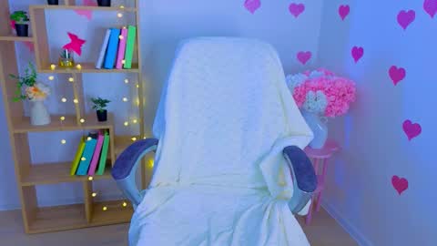 EvaOnyx online show from March 5, 11:08 am