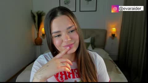 Eva online show from March 29, 2:19 pm