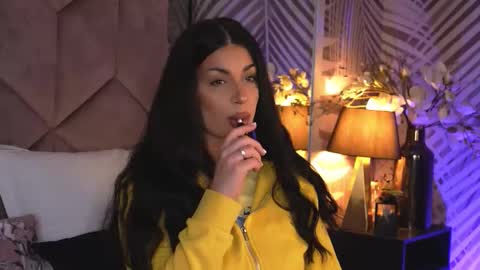 EvaRhea online show from February 9, 4:27 am