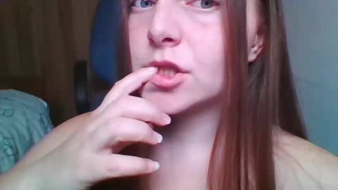 evasapples2026 online show from May 7, 11:10 pm