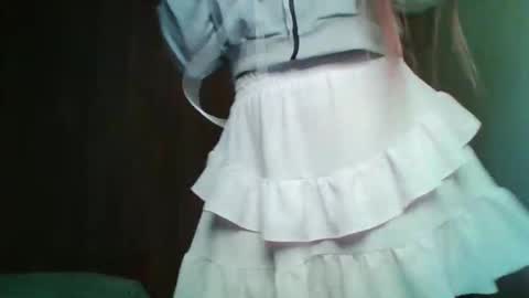 evasapples2026 online show from April 16, 8:20 pm