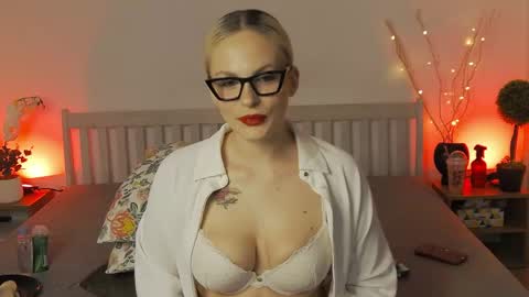 Eva Sin online show from May 31, 4:39 pm