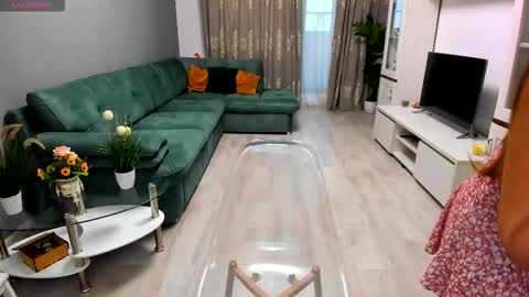 eveeevian online show from November 28, 11:50 am