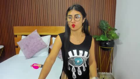 BELLA online show from March 12, 3:07 pm