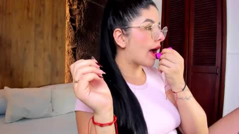 E V E L I N online show from September 9, 2:22 am