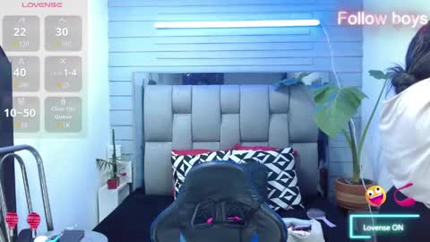 evelin zaens online show from May 4, 4:52 am