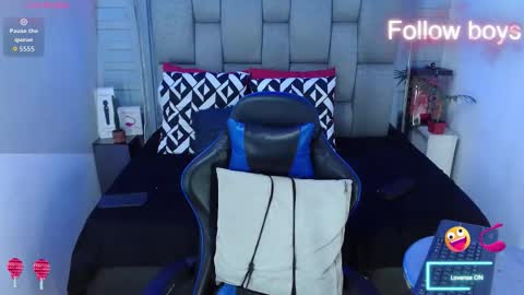 evelin zaens online show from November 11, 6:48 am