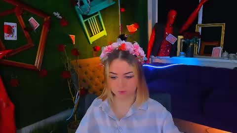 Evelina online show from May 28, 9:07 am