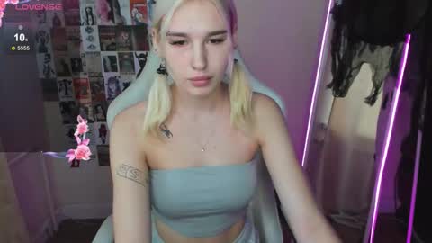 Evelina online show from November 2, 3:39 am