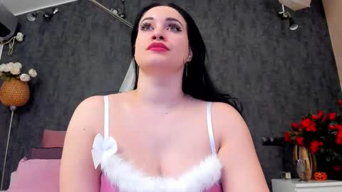 evellynereys online show from December 23, 4:29 am