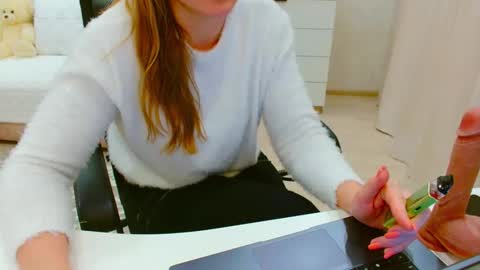 evelove online show from February 13, 5:05 pm