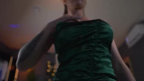 Evelyn online show from December 22, 9:54 pm